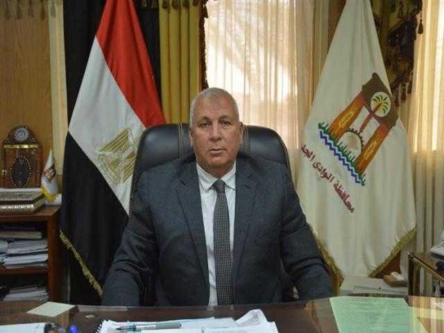 محافظ الوادي الجديد يوجه بتنفيذ محطة الطاقة الشمسية بمجمع المصالح الحكومية