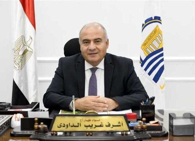 محافظ قنا يطلق إشارة البدء لموسم عصير القصب لعام 2022 بمصنع سكر قوص