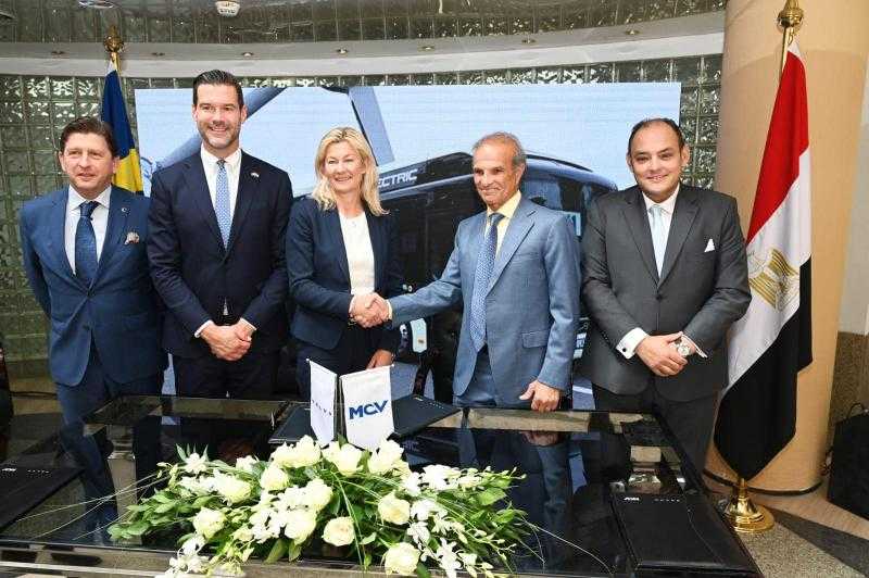 MCV وفولفو السويدية توقعات اتفاقية لتصنيع أتوبيسات كهربائية بمصر