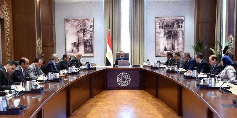 رئيس الوزراء يتابع جهود تحفيز الاستثمار بالمناطق الصناعية