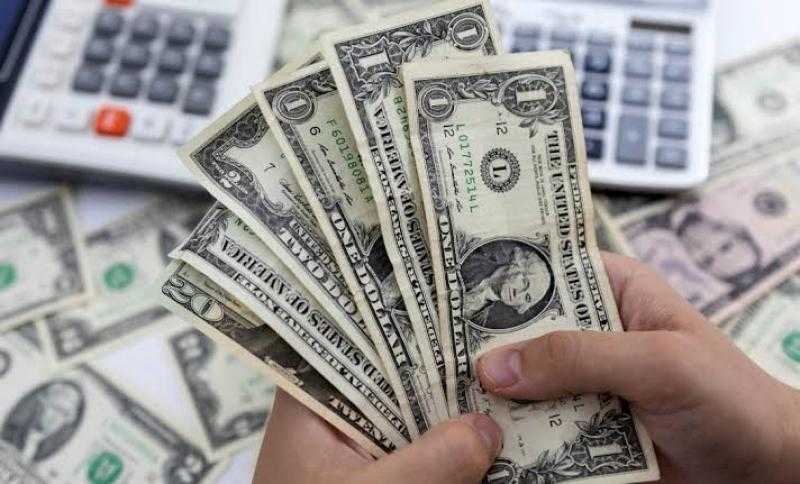 سعر الدولار اليوم الثلاثاء.. مولع في السوق السوداء