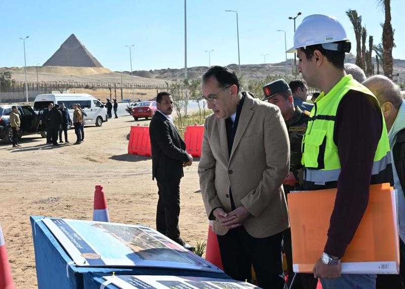 تعرف على أعمال التطوير الجارية بالمنطقة المحيطة بالمتحف المصري الكبير| صور