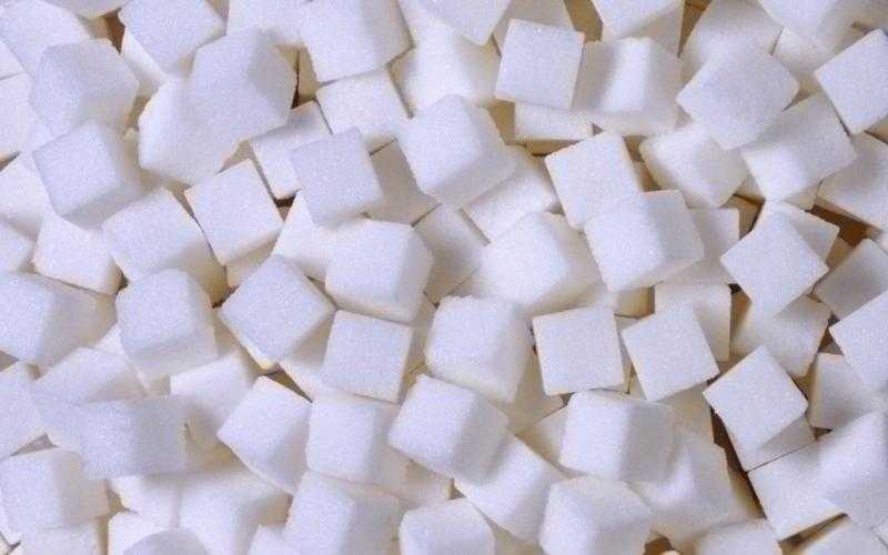 أسعار السكر العالمية ترتفع مبتعدة عن أدنى مستوياتها خلال 18 شهرا