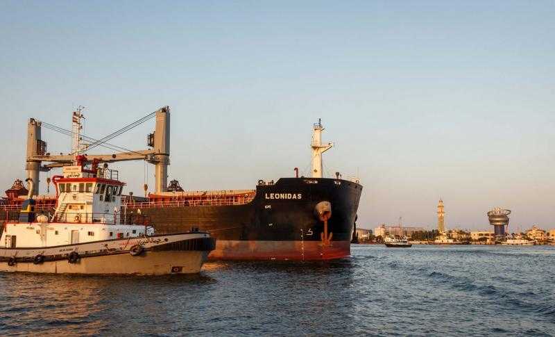 تضم قمح وسكر.. ميناء دمياط يستقبل 57232 طنًا من البضائع