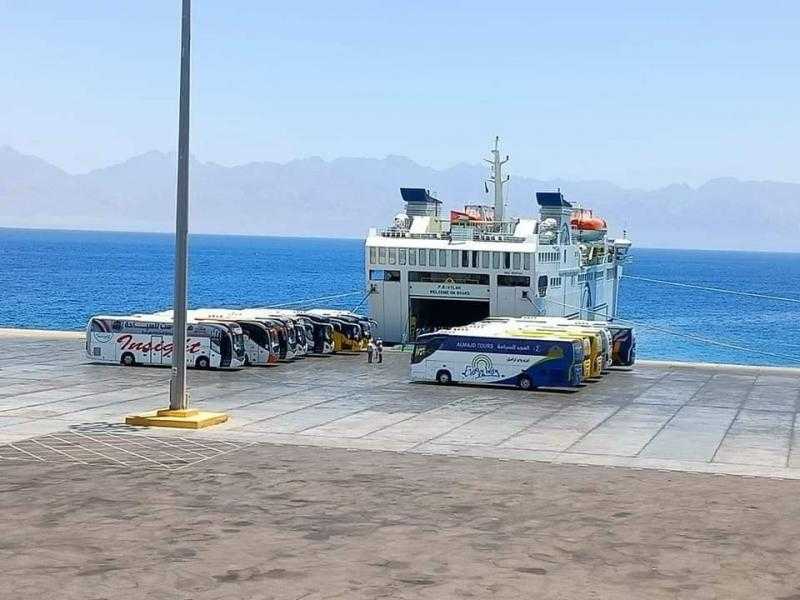 ميناء نويبع البحري يستقبل 4 آلاف حاج عبر 8 رحلات للعبارة آيلة