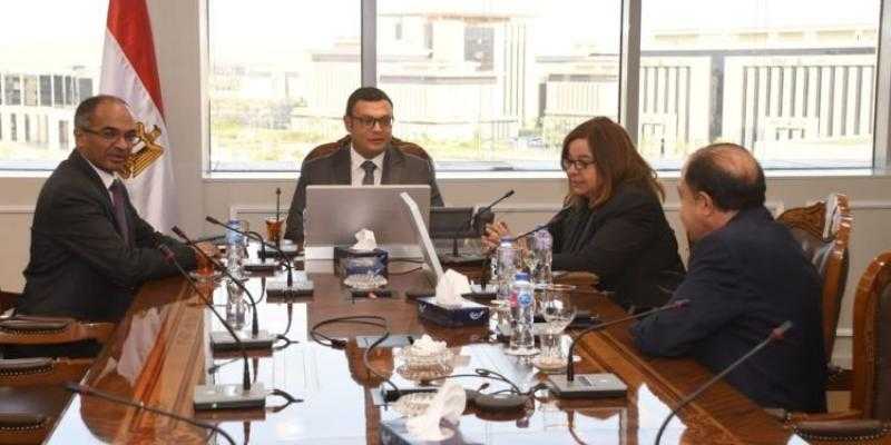 وزير الإسكان يتابع موقف تنفيذ الوحدات السكنية ضمن مبادرة ”سكن لكل المصريين”