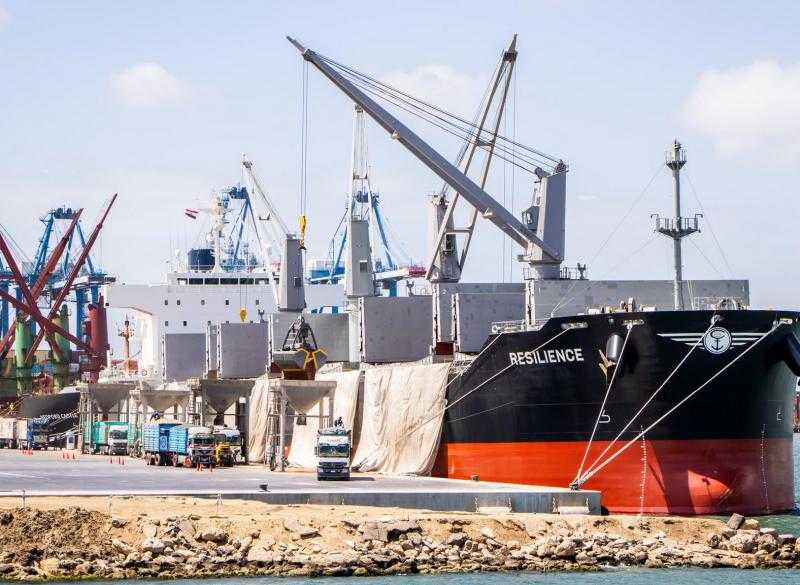 ميناء دمياط يستقبل شحنة قمح روسي لصالح القطاع الخاص