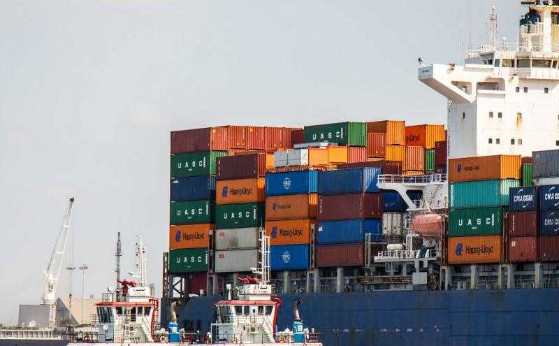 تضم قمح وسكر.. ميناء دمياط يستقبل 33860 طنًا من البضائع