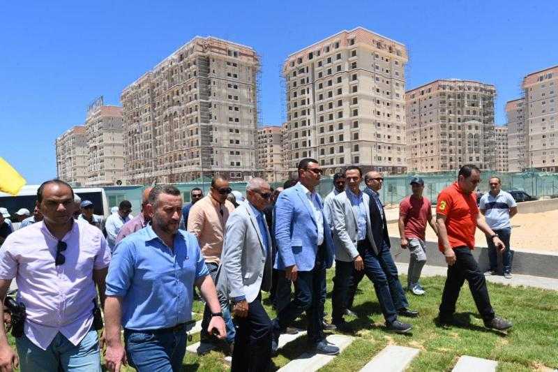 وزير الإسكان يتفقد ”أبراج صواري” بالإسكندرية| صور