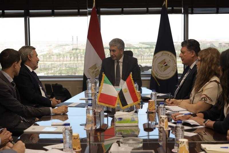 مصر وإيطاليا يبحثان آليات التعاون المشترك في مجال السياحة والآثار