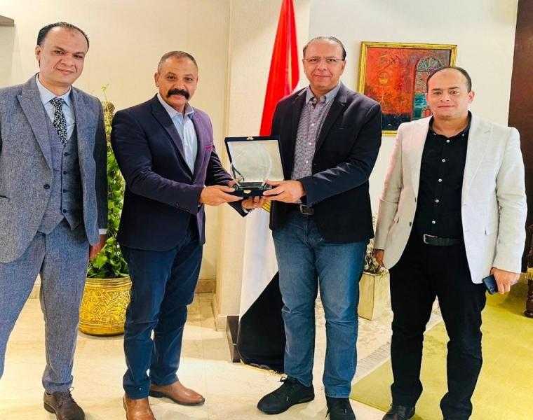 الهيئة المصرية للمعارض توقع عقد تجديد وتطوير مجمع الصالات الرئيسية