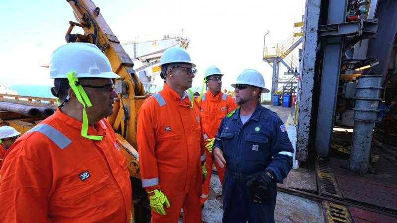 باستثمارات 200 مليون دولار.. وزير البترول يتفقد أعمال حفر بئرين للغاز عبر ”بريتش بتروليوم”