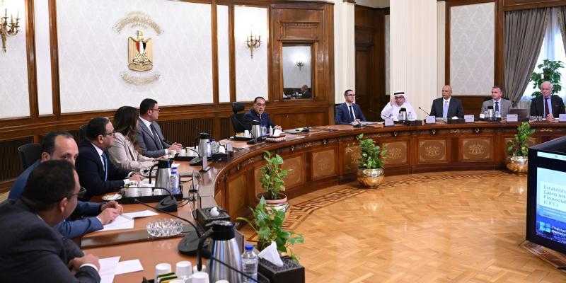 رئيس الوزراء يتابع مقترح أحد التحالفات العالمية لإدارة مركز القاهرة الدولي المالي