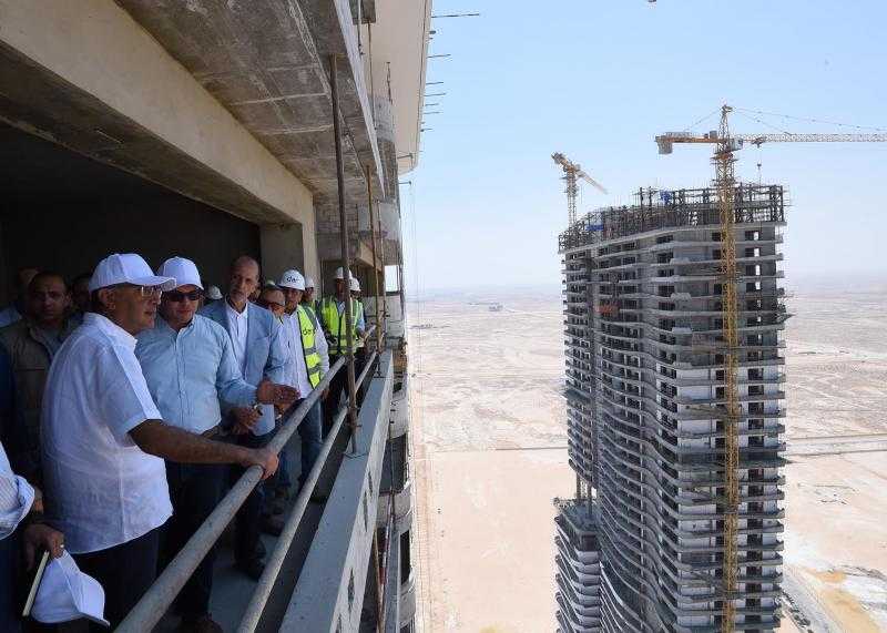 من الدور 51.. رئيس الوزراء يتابع تنفيذ أبر ”الداون تاون” في العلمين الجديدة| صور