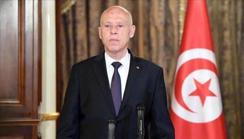 الرئيس التونسي يوجه باتخاذ الإجراءات تجاه محتكري الحبوب