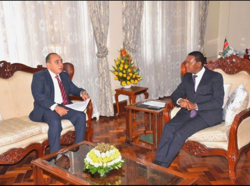 سفير مصر يلتقي وزير الخارجية الكيني لتعزيز التعاون بين البلدين