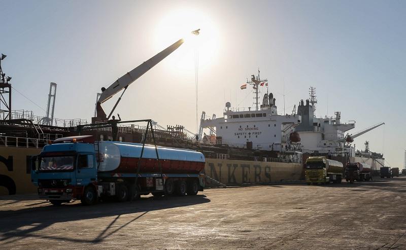 «ميناء دمياط» يستقبل أكثر من 15 ألف طن قمح و6500 طن فول
