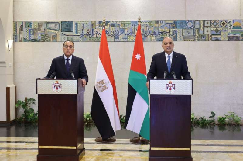 رئيس الوزراء خلال مؤتمر صحفي مشترك مع نظيره الأردني