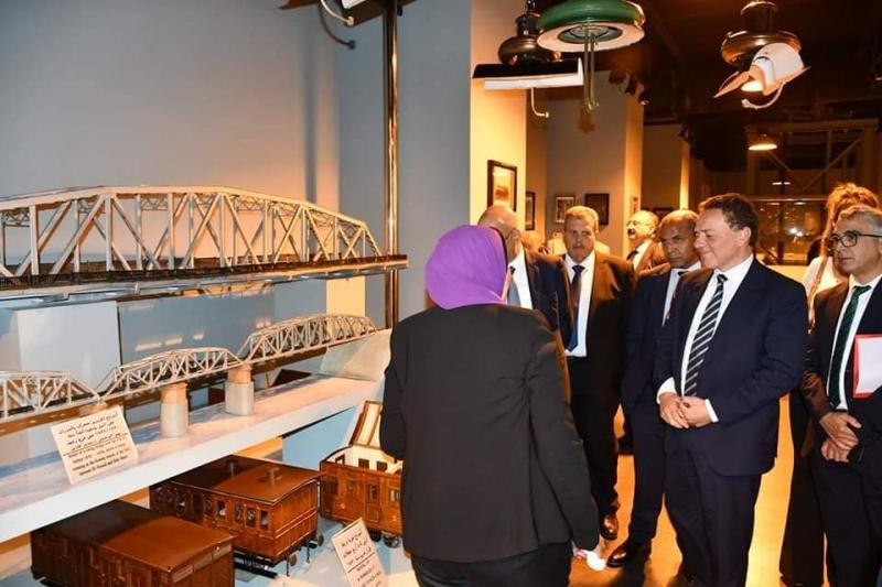 على هامش «TRANSMEA2023».. وزير النقل المغربي يزور محطة مصر ومتحف السكة الحديد