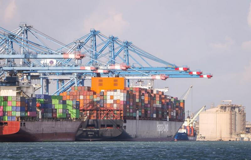 ميناء دمياط يستقبل 27629 طنًا من البضائع