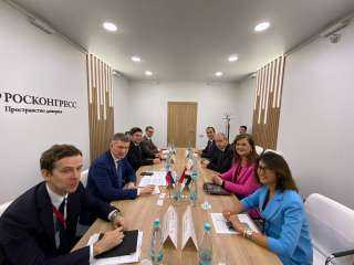 وزيرة التخطيط تؤكد أهمية التعاون في مجال الأمن الغذائي مع روسيا