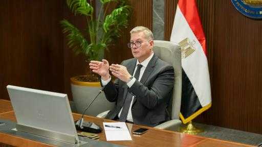 وزير البترول: مستحقات شركاء الاستثمار تراجعت إلى 1.3 مليار دولار.. وسيتم تسويتها... وزير البترول: مستحقات شركاء الاستثمار تراجعت إلى 1.3 مليار دولار.. وسيتم تسويتها بحلول 30 يونيو| إنفوجراف