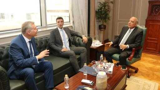 وزراء «الكهرباء والبترول والصناعة» يبحثون ملفات العمل المشتركة وتأمين الطاقة بالمصانع وزراء «الكهرباء والبترول والصناعة» يبحثون ملفات العمل المشتركة وتأمين الطاقة بالمصانع