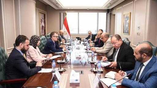 وزيرا الكهرباء والتخطيط يبحثان خطة العمل والتعاون المشترك فى مشروعات تحلية مياه... وزيرا الكهرباء والتخطيط يبحثان خطة العمل والتعاون المشترك فى مشروعات تحلية مياه البحر